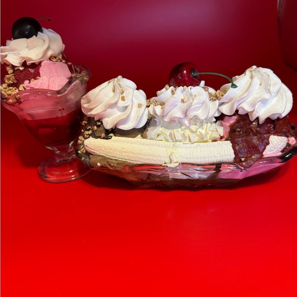 Decorative Ice Cream Sundae and Banana Split Set - Picture 3 of 12